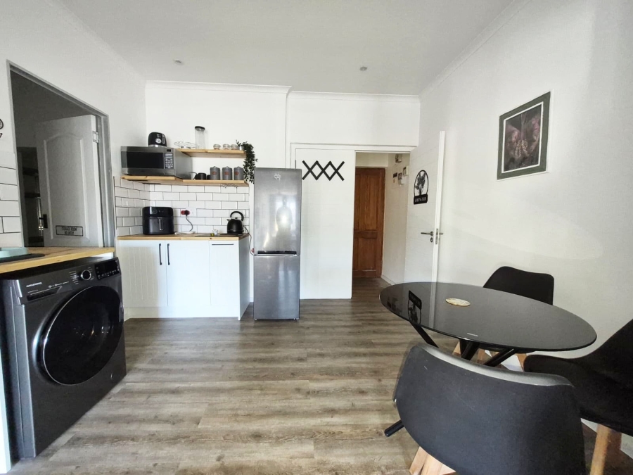 1 Bedroom Property for Sale in Hoog En Droog Western Cape